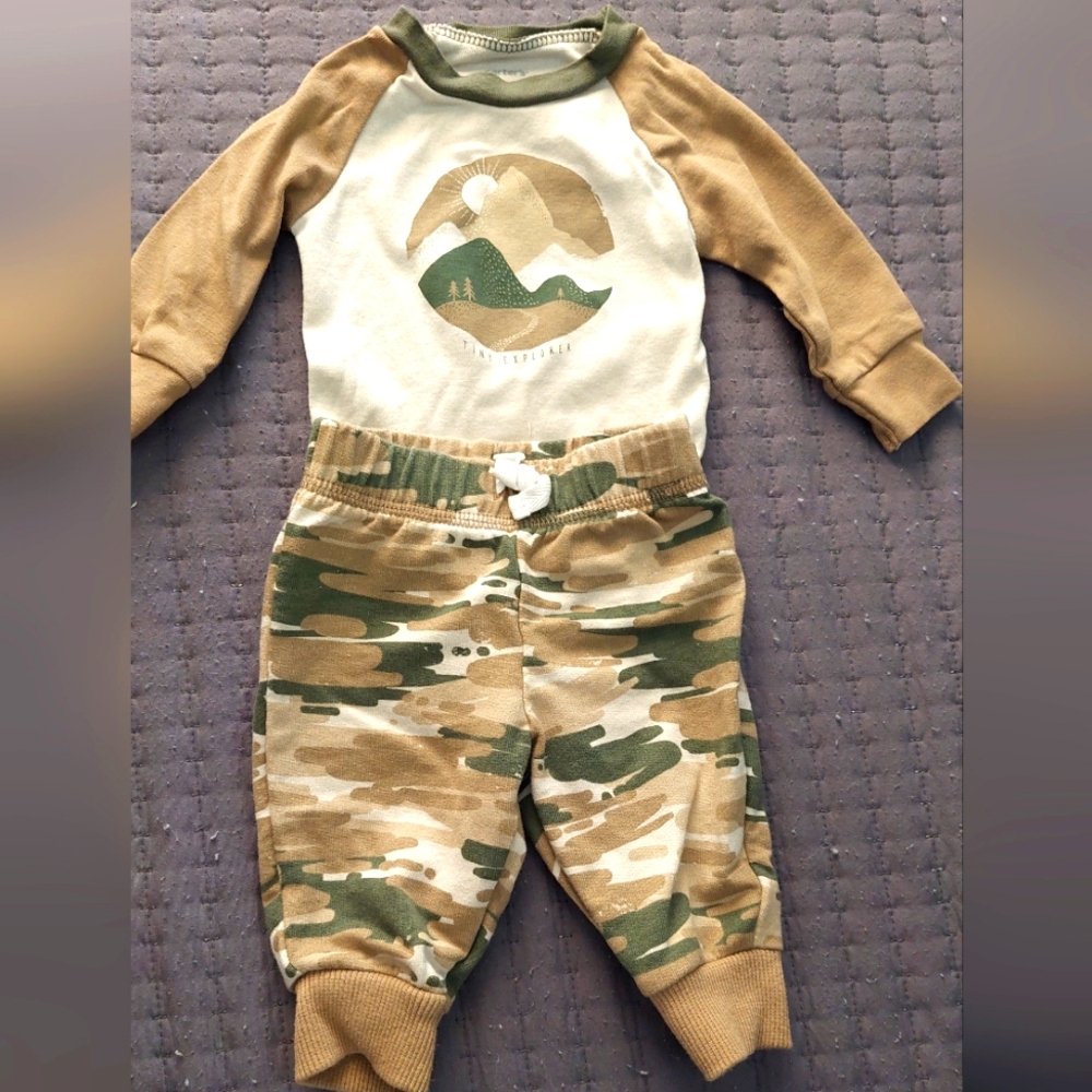 Carter's baby outfit 3M